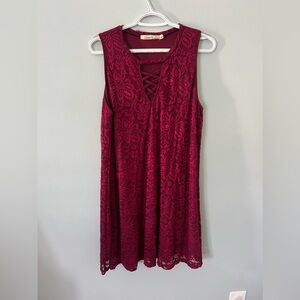 Sleevless lace dress